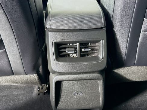 Used 2024 Chevrolet Equinox EV LT FWD image 26