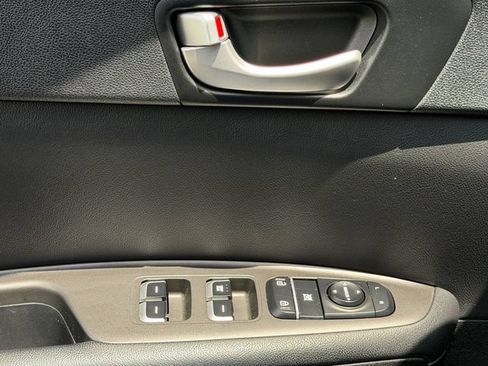 Used 2017 Kia Optima LX FWD image 21