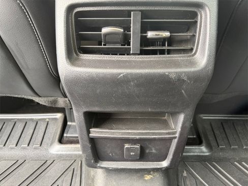 Used 2016 Ford Edge SEL w/ Equipment Group 201A image 30