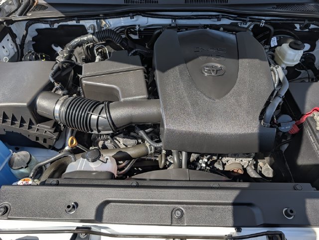 Used 2023 Toyota Tacoma SR5 AWD/4WD image 33