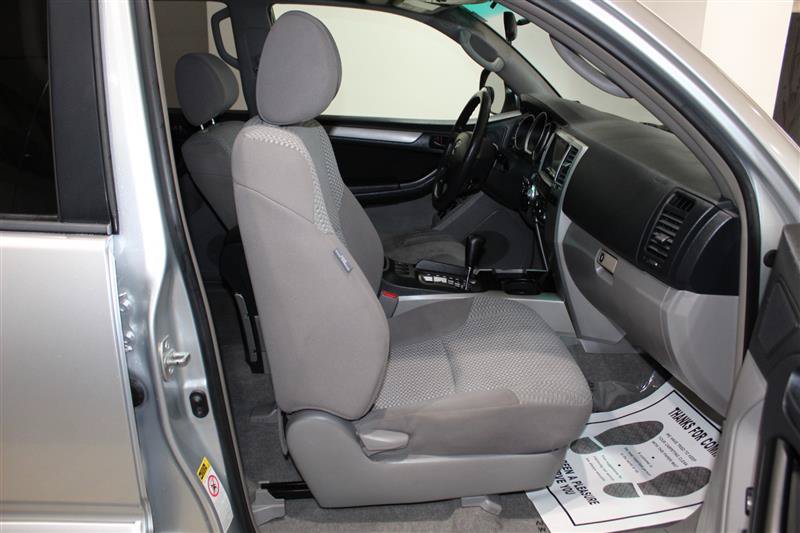 Used 2007 Toyota 4Runner SR5 AWD/4WD image 24