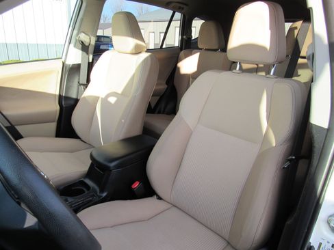 Used 2013 Toyota RAV4 XLE image 18