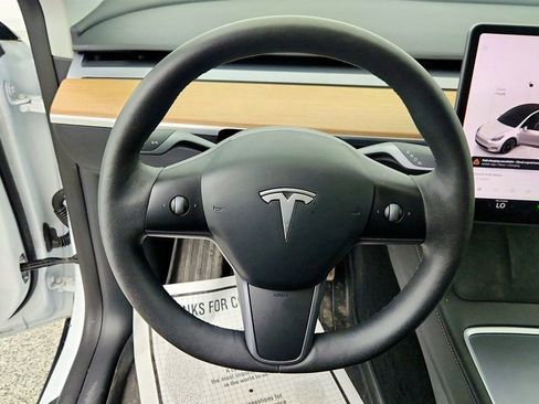 Used 2023 Tesla Model Y Long Range image 13