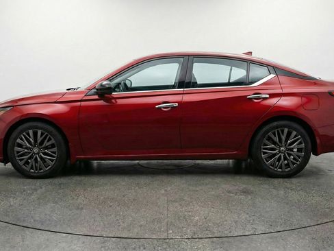 Used 2025 Nissan Altima 2.5 SV image 5