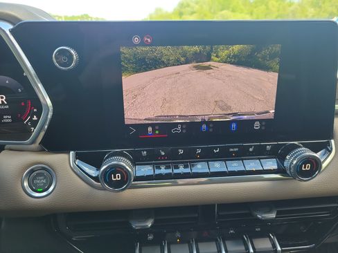 New 2026 GMC Canyon Denali w/ LPO, Denali Black Edition AWD/4WD image 25
