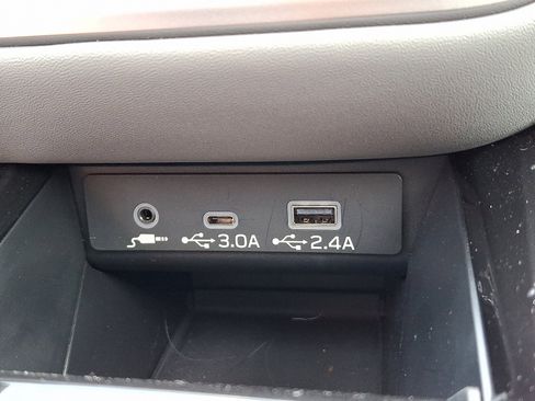 Certified 2025 Subaru Outback Premium w/ Popular Package #1A image 35