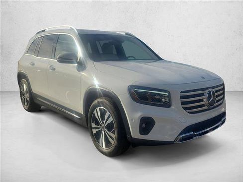 Certified 2024 Mercedes-Benz GLB 250 image 3