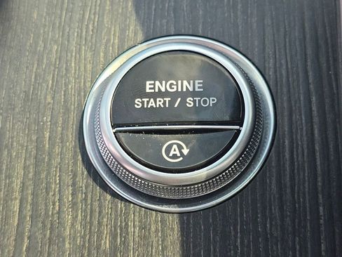 Used 2022 Mercedes-Benz C 300 4MATIC Sedan image 36