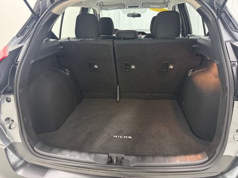 Used 2019 Nissan Kicks SV FWD image 19