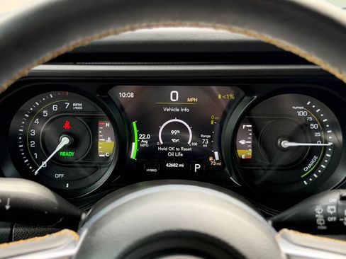 Used 2024 Jeep Wrangler Unlimited Sahara AWD/4WD image 15