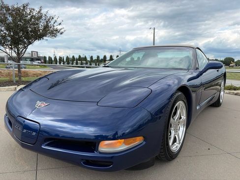 Used 2004 Chevrolet Corvette Convertible w/ Preferred Equipment Group RWD image 4