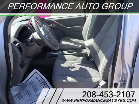 Used 2019 Nissan Frontier SV AWD/4WD image 13