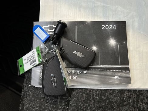 Used 2024 Chevrolet Colorado ZR2 w/ Technology Package image 27