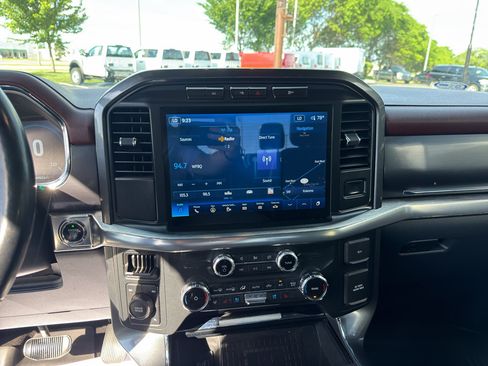 Used 2022 Ford F150 Lariat AWD/4WD image 10