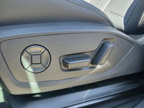New 2025 Audi Q3 2.0T Premium w/ Convenience Package AWD/4WD image 15