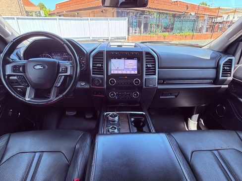 Used 2019 Ford Expedition Platinum AWD/4WD image 34