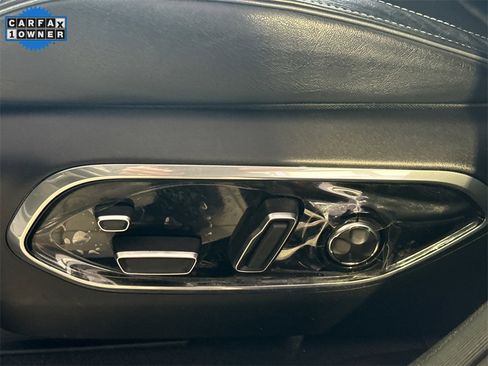 Used 2023 Jeep Grand Cherokee Overland w/ Luxury Tech Group IV image 15