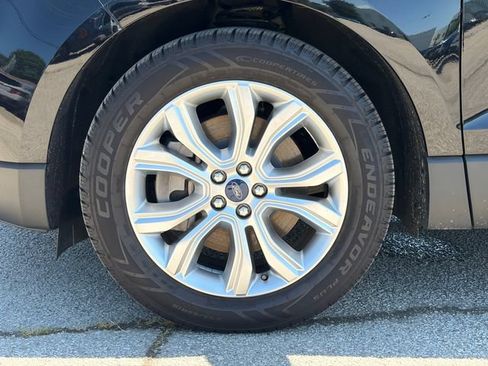 Used 2022 Ford Edge Titanium w/ Equipment Group 301A AWD/4WD image 5