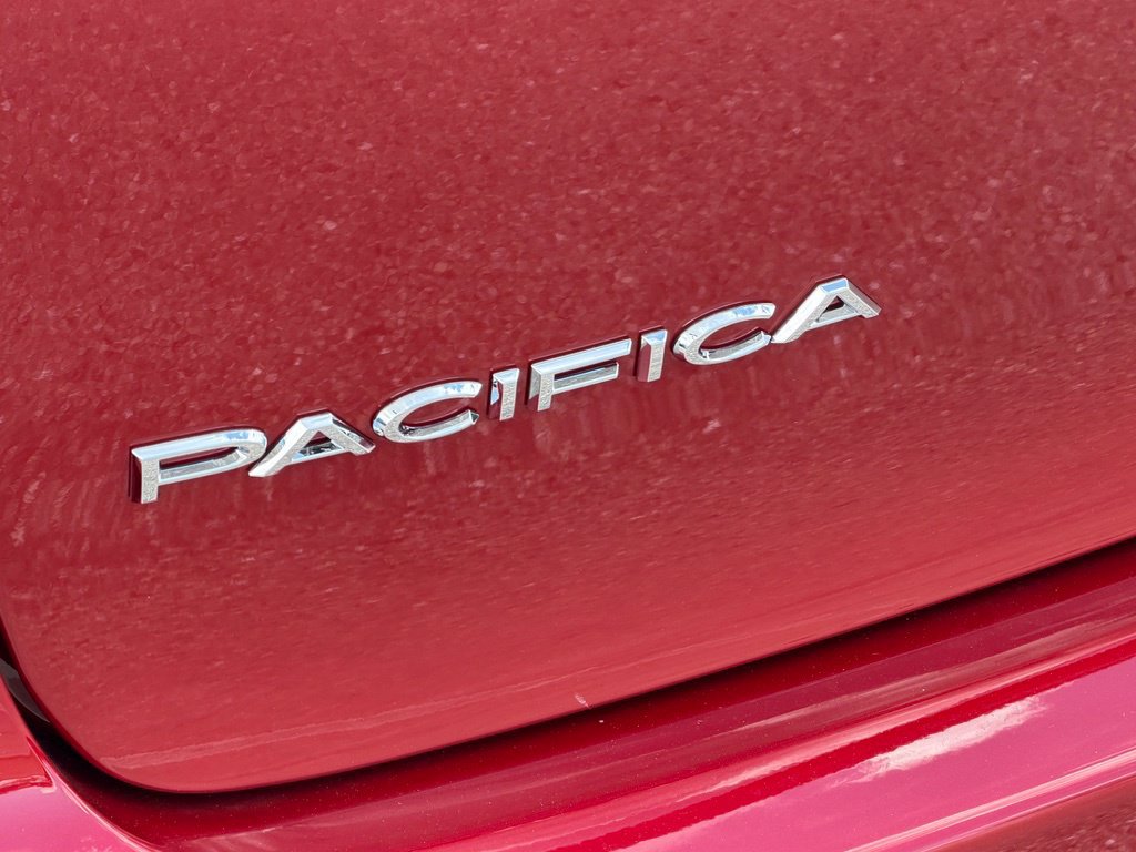 New 2027 Chrysler Pacifica Select w/ Family Tech Group FWD image 37