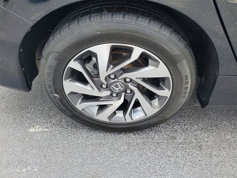 Used 2018 Honda Civic EX image 7