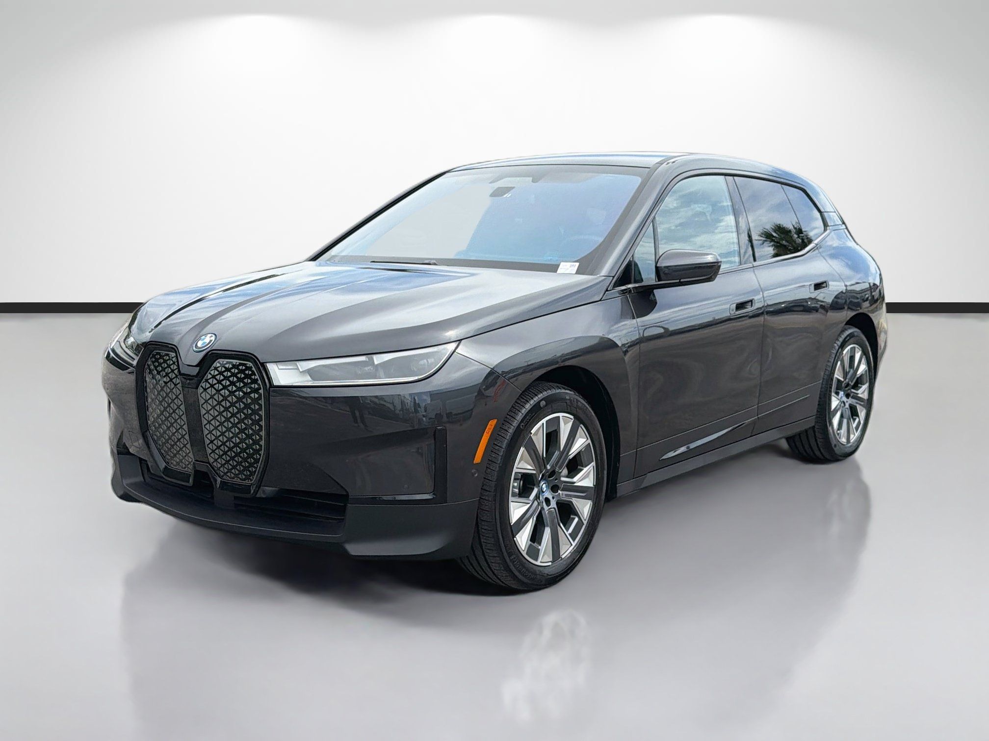Used 2024 BMW iX xDrive50 w/ Convenience Package AWD/4WD image 7