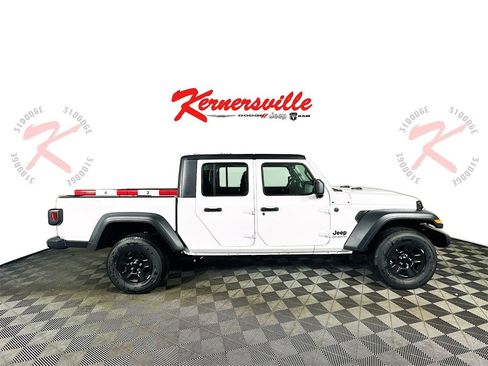 New 2025 Jeep Gladiator Sport image 8