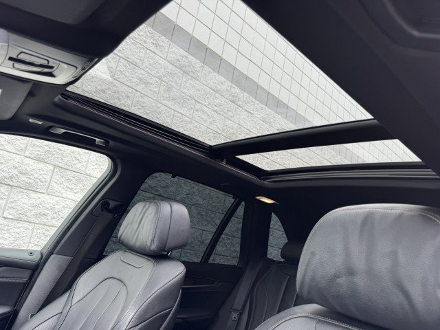 Used 2018 BMW X5 xDrive50i AWD/4WD image 15