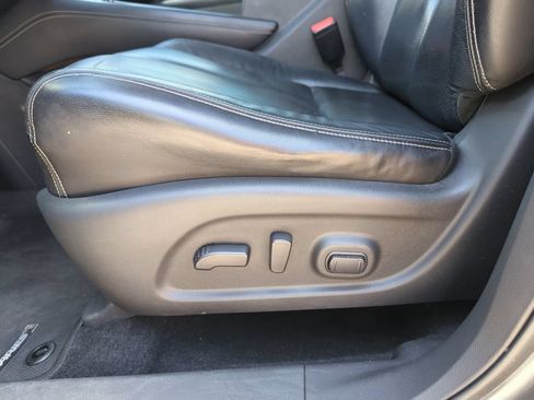 Used 2016 Nissan Murano Platinum w/ Platinum Technology Package FWD image 13