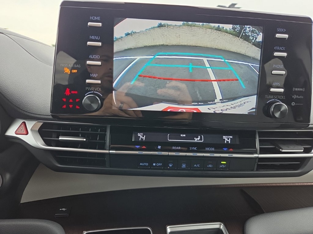 Certified 2024 Toyota Sienna LE AWD/4WD image 22