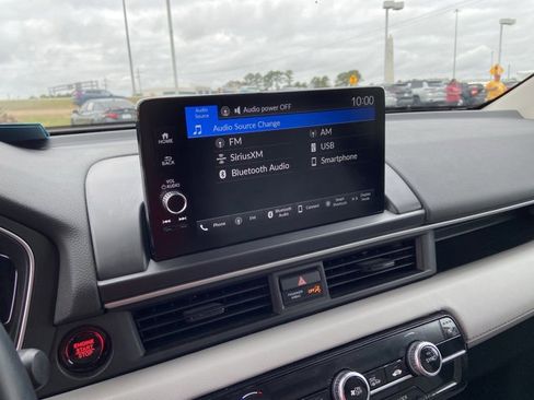 Used 2025 Honda Pilot EX-L image 36