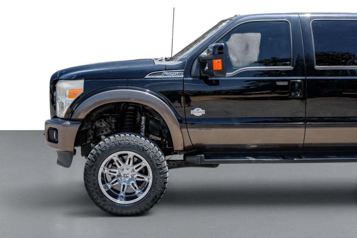 Used 2016 Ford F250 King Ranch w/ FX4 Off-Road Package AWD/4WD image 10