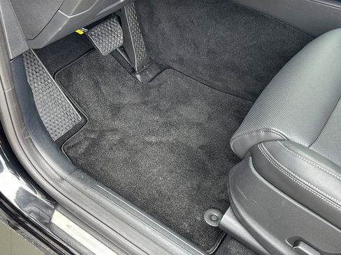 Certified 2026 Genesis GV70 2.5T AWD/4WD image 13