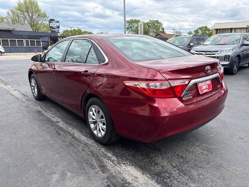 Used 2017 Toyota Camry LE FWD image 4