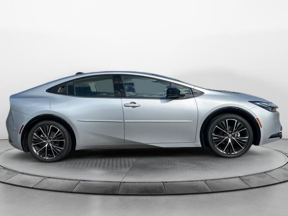 Used 2025 Toyota Prius Limited FWD image 8
