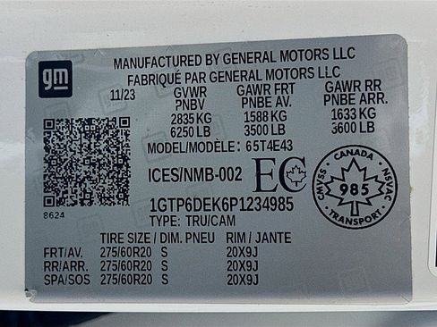 Used 2023 GMC Canyon AT4 w/ AT4 Premium Package image 28