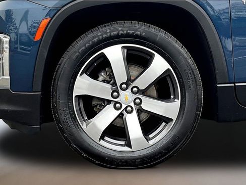 Used 2023 Chevrolet Traverse LT w/ LT Premium Package AWD/4WD image 35