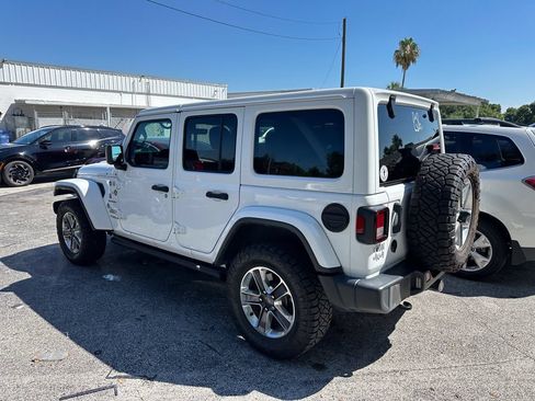 Used 2020 Jeep Wrangler Unlimited Sahara AWD/4WD image 9