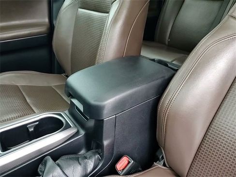 Used 2021 Toyota Tacoma Limited image 19