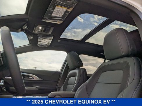 New 2025 Chevrolet Equinox EV LT image 25