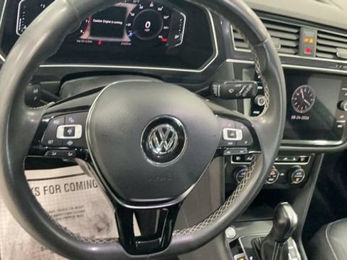 Used 2021 Volkswagen Tiguan SEL AWD/4WD image 24
