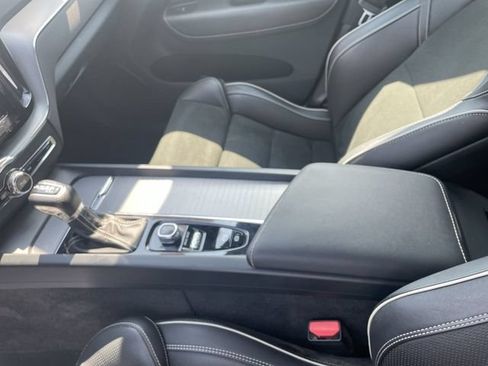 Used 2019 Volvo XC60 T5 R-Design w/ Protection Package Premier FWD image 15