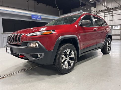 Used 2015 Jeep Cherokee Trailhawk w/ Trailer Tow Group AWD/4WD image 3