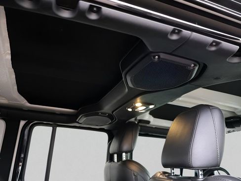 Used 2021 Jeep Wrangler Unlimited Sahara image 14