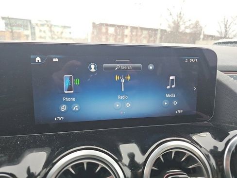 Certified 2025 Mercedes-Benz GLA 250 4MATIC image 16