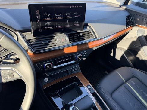 Used 2023 Audi Q5 2.0T Premium w/ Convenience Package image 17