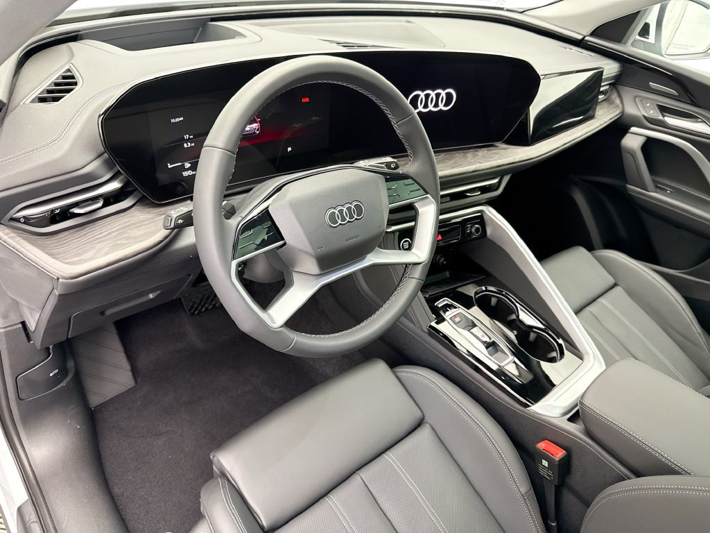 Used 2025 Audi Q5 Premium Plus AWD/4WD image 11