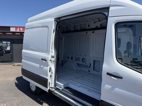 Used 2026 Ford Transit 250 148 High Roof RWD image 7