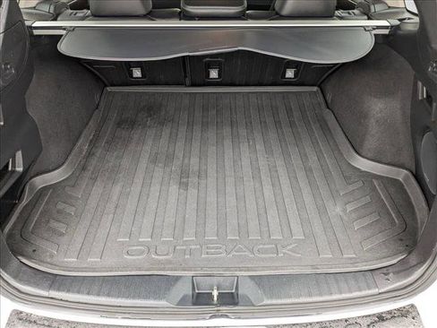 Used 2017 Subaru Outback 2.5i Limited image 6