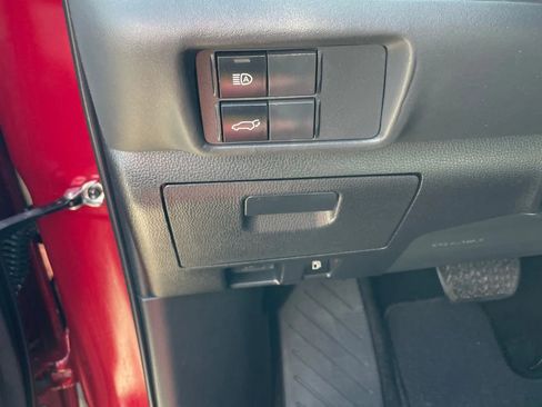 Used 2022 Toyota Highlander XLE image 25