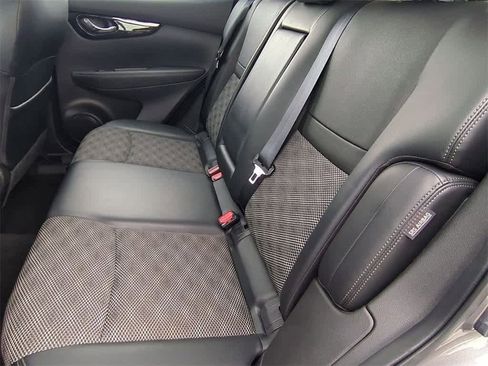 Used 2022 Nissan Rogue Sport SV w/ Technology Package image 19